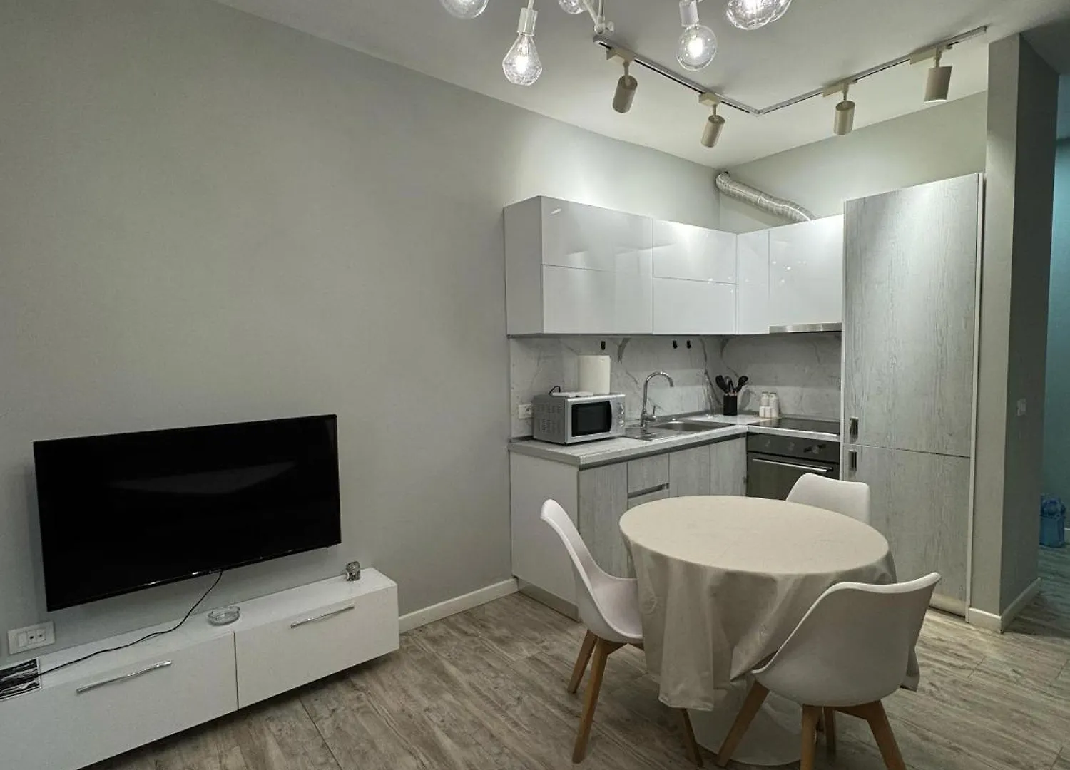 Denny'S Apartment City Center 2 Tirana 0*,