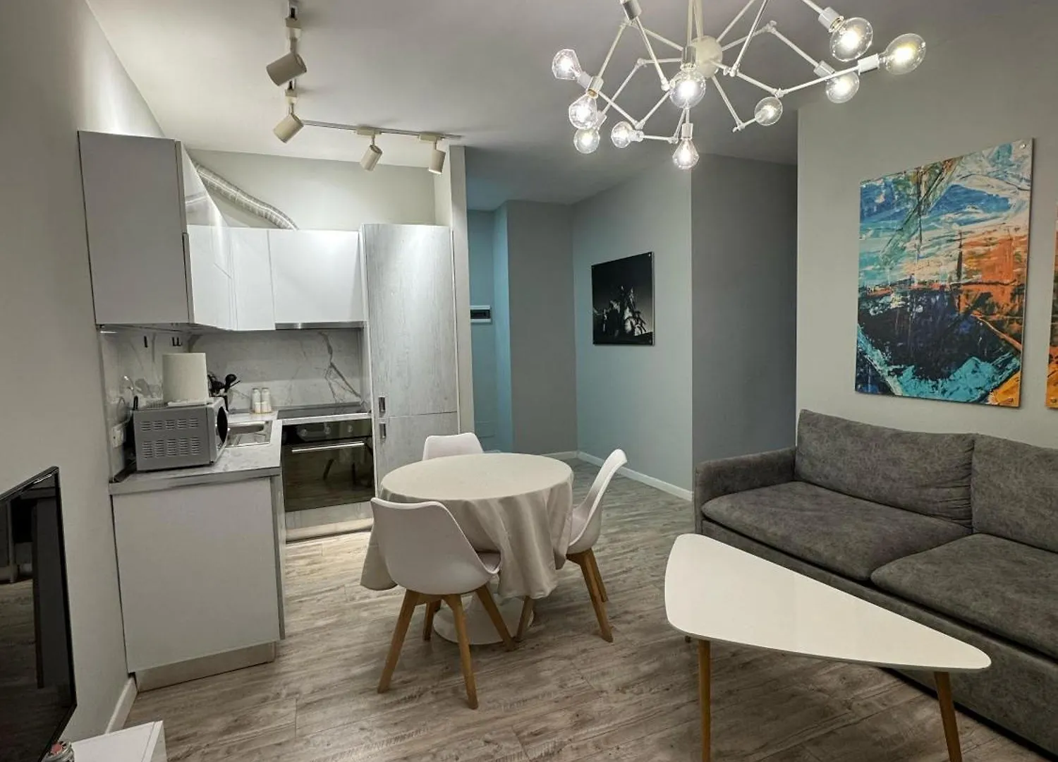 Denny'S Apartment City Center 2 Tirana